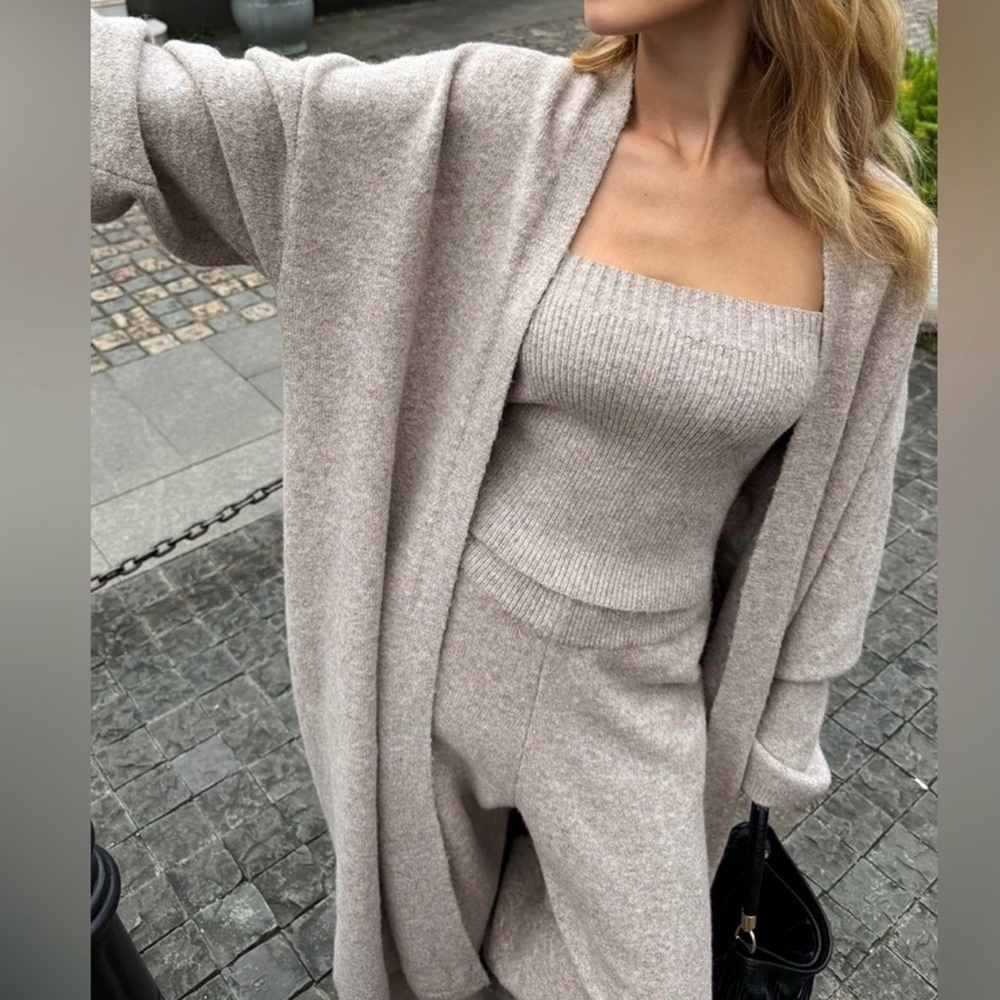 Commense Three-Piece Knit Bustier
Cardigan Pants Set Dark Grey XL